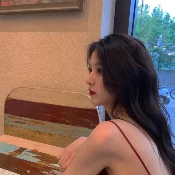 女王神剑 海报